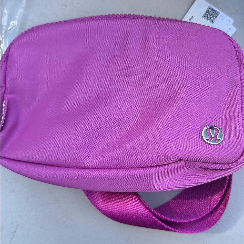 Lululemon Athletica Fuchsia Belt Bag